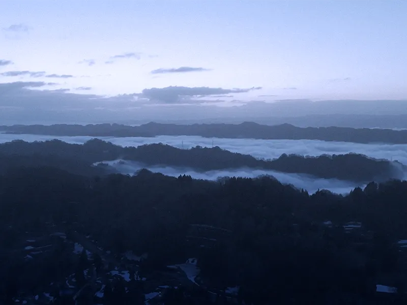 雲海が広がる山々